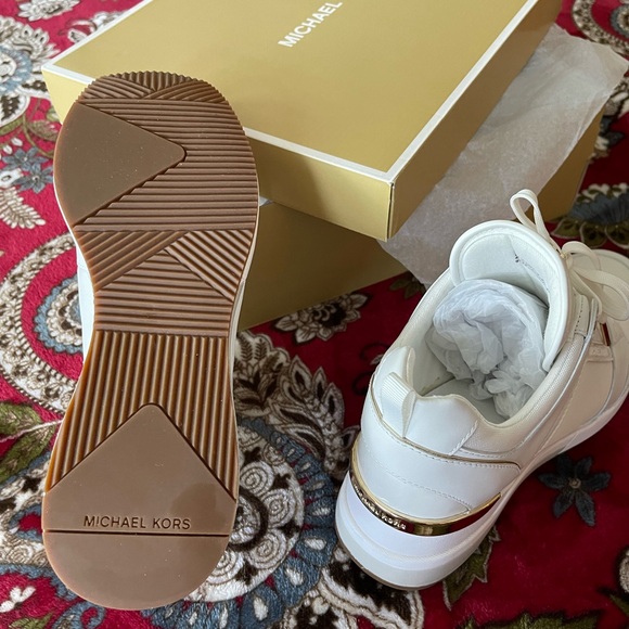 Michael Kors Georgie Trainer Tech Canvas/Optic White Model 43F8GEFS4D New in Box - Picture 3 of 11